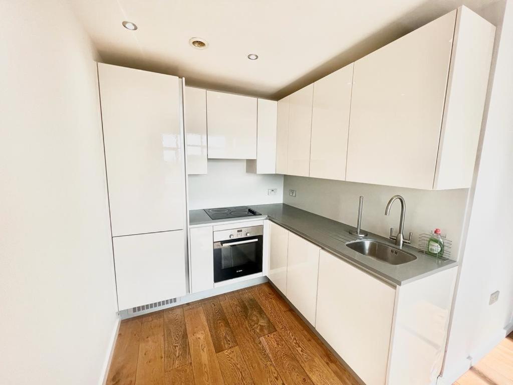 Beautiful 1 Bedroom Stylish Apartment Croydon Exterior foto